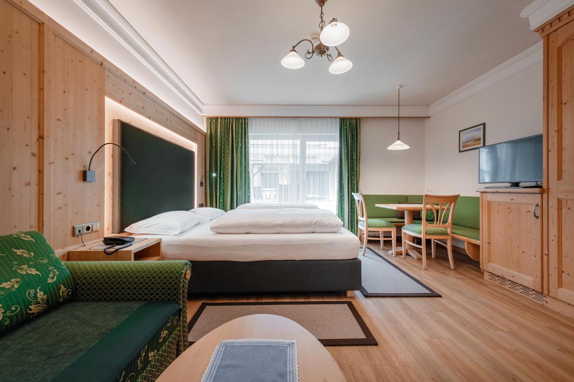 Hotel Sureghes Ortisei Extérieur photo