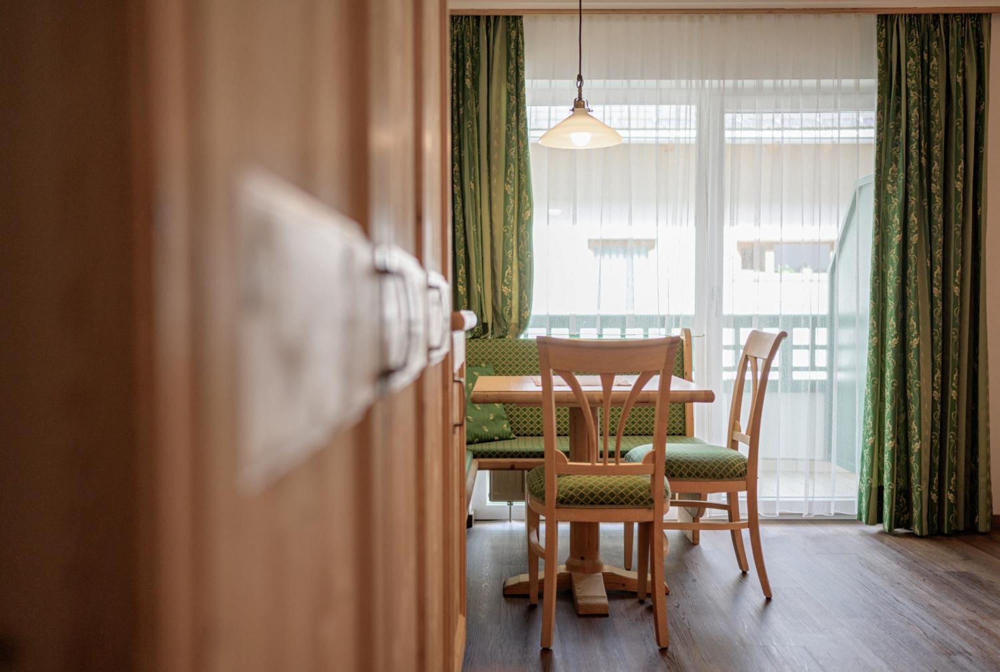 Hotel Sureghes Ortisei Extérieur photo